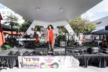 Ashley Pezzotti performance
Photo credit - Edward J Photographics Ashley Pezzotti performing on South Beach