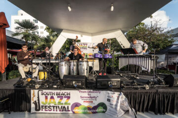 Sammy Figueroa performance
Photo credit - Edward J Photographics Sammy Figueroa performing on stage